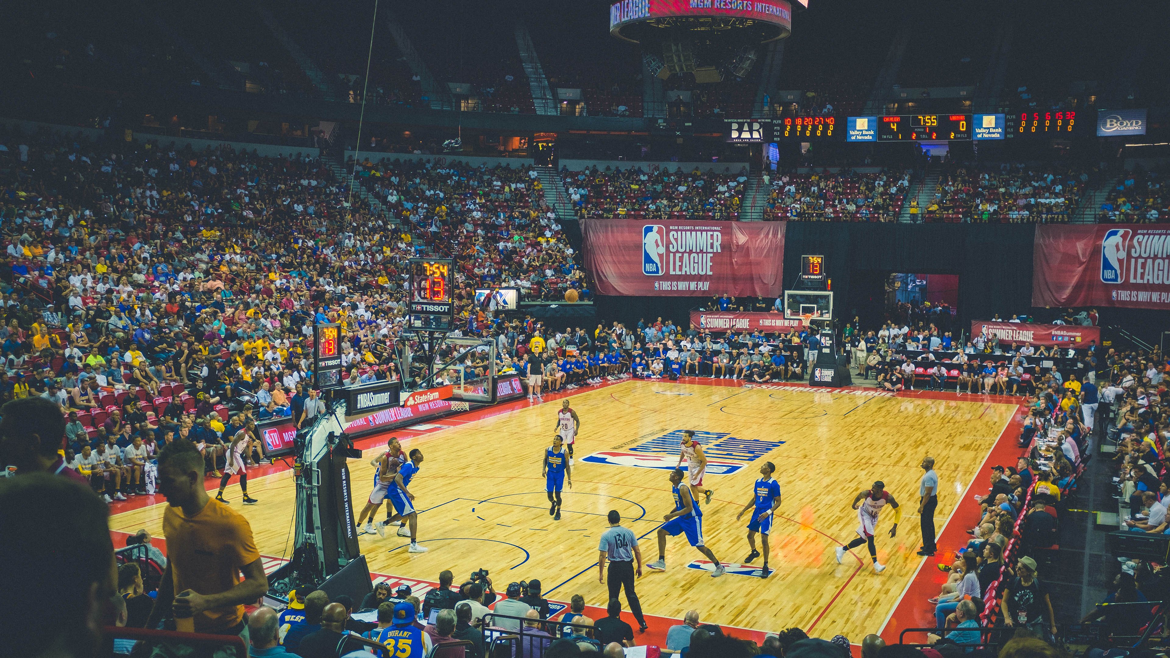 卢森堡队期待挑战罗马尼亚篮球队，几几年之前卢森堡一直在德国人手中